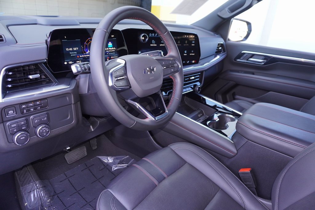 Used 2025 Chevrolet Suburban RST image 16