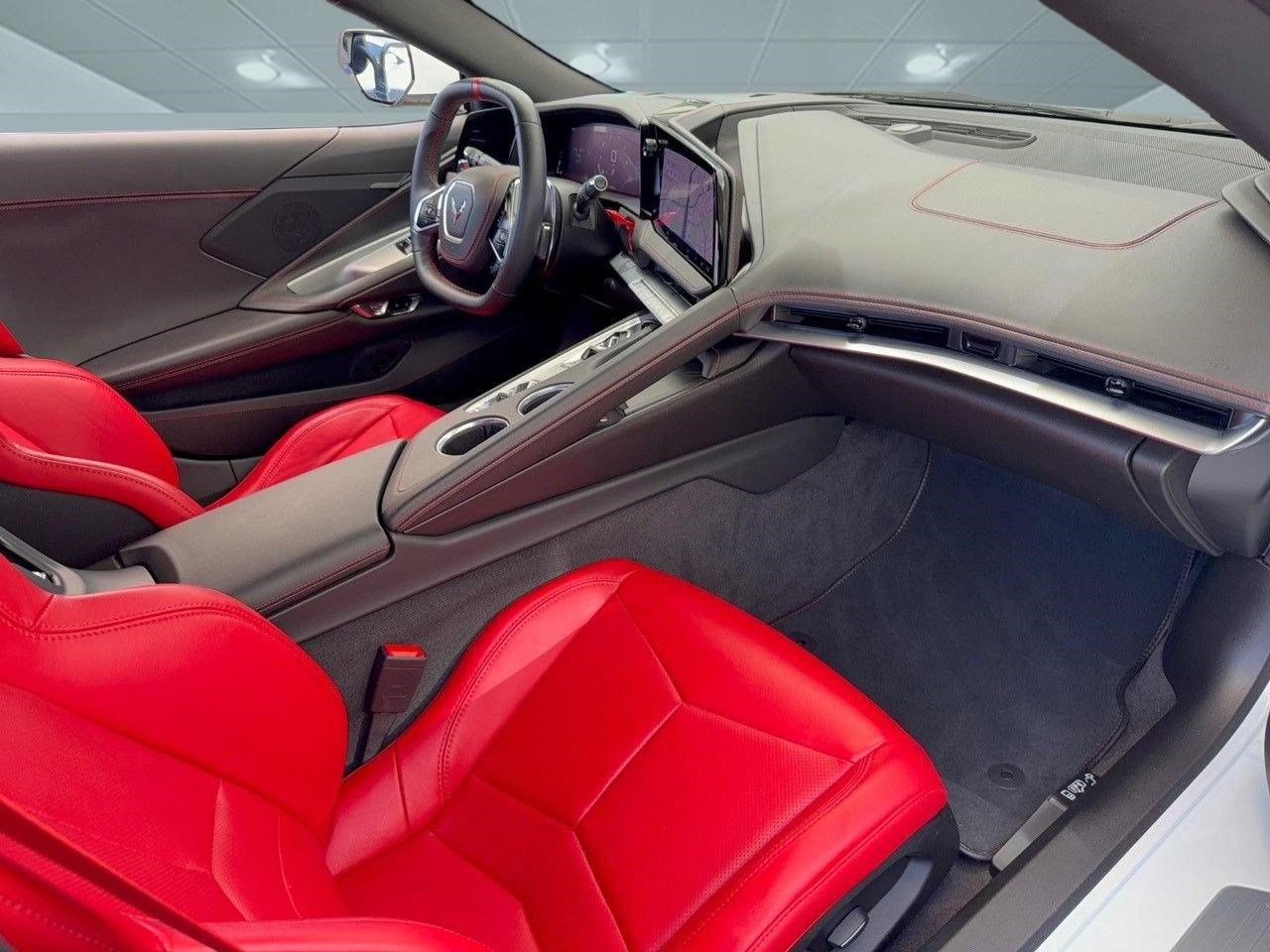 Used 2026 Chevrolet Corvette Stingray Coupe w/ 1LT RWD image 31