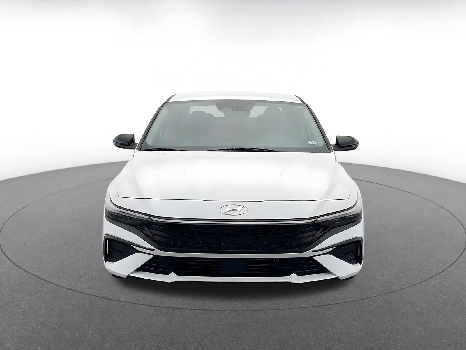 Used 2026 Hyundai Elantra Sport FWD image 2