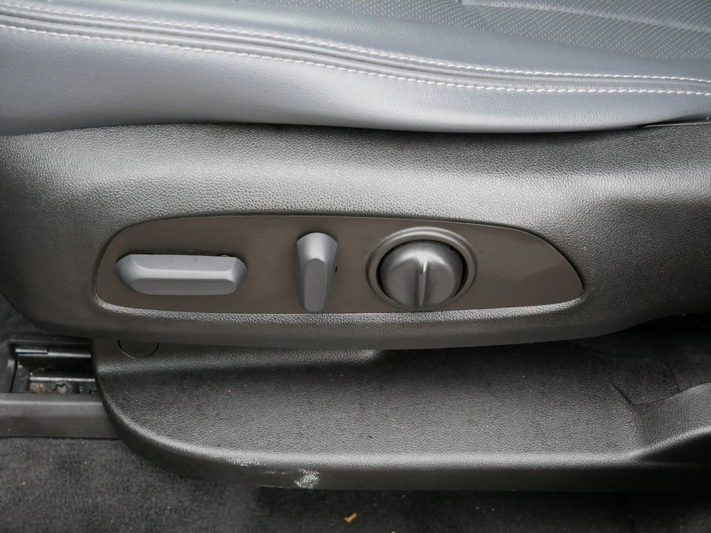 Used 2022 Buick Enclave Essence AWD/4WD image 24