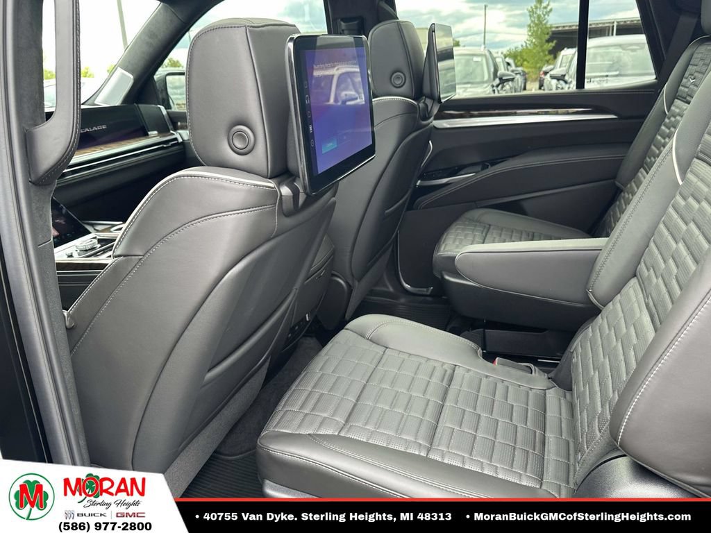 Used 2025 Cadillac Escalade Sport Platinum AWD/4WD image 10