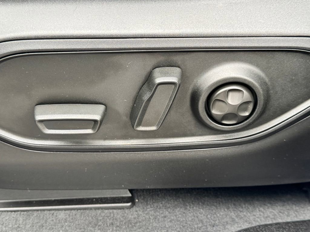 Used 2024 Jeep Grand Cherokee Altitude image 22