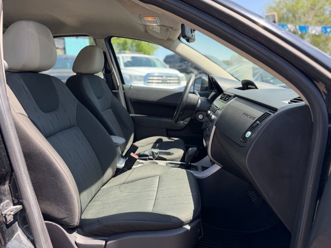 Used 2008 Ford Focus SE FWD image 6