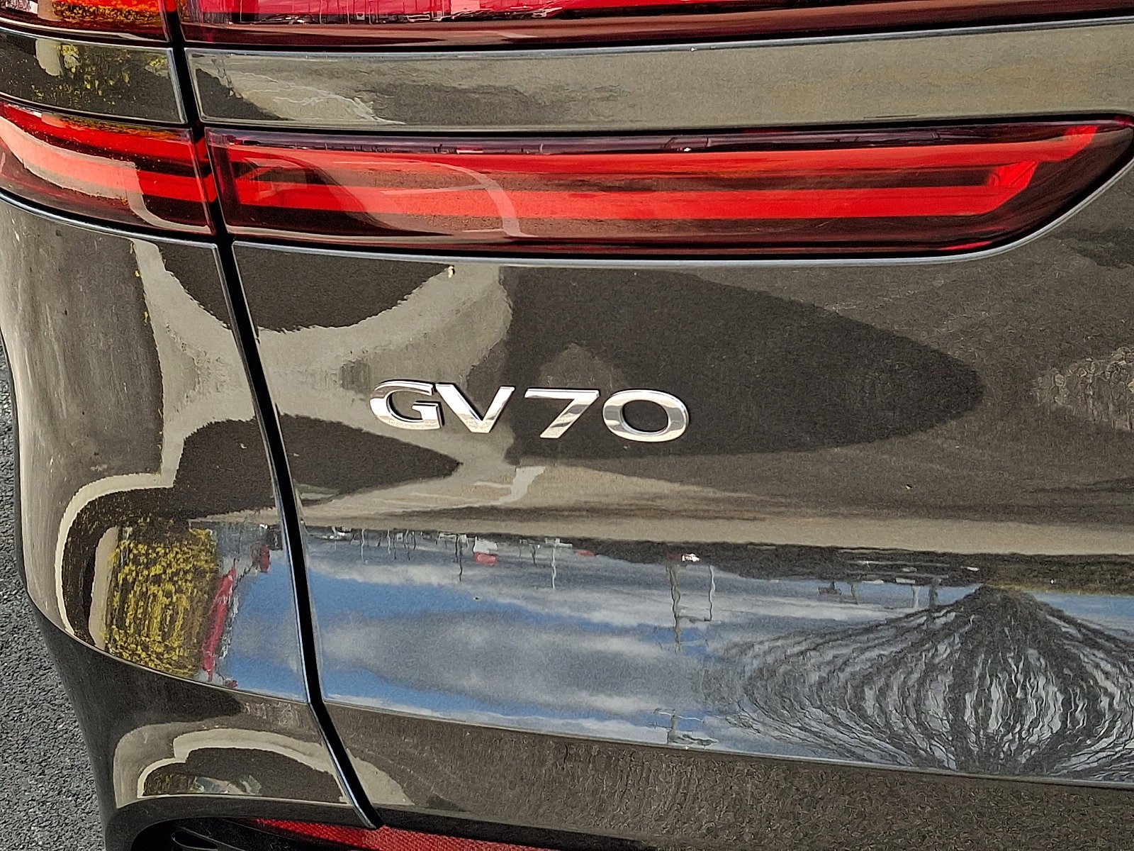Used 2024 Genesis GV70 2.5T w/ Select Package AWD/4WD image 30