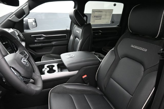 New 2027 RAM 1500 Laramie w/ Night Edition AWD/4WD image 17