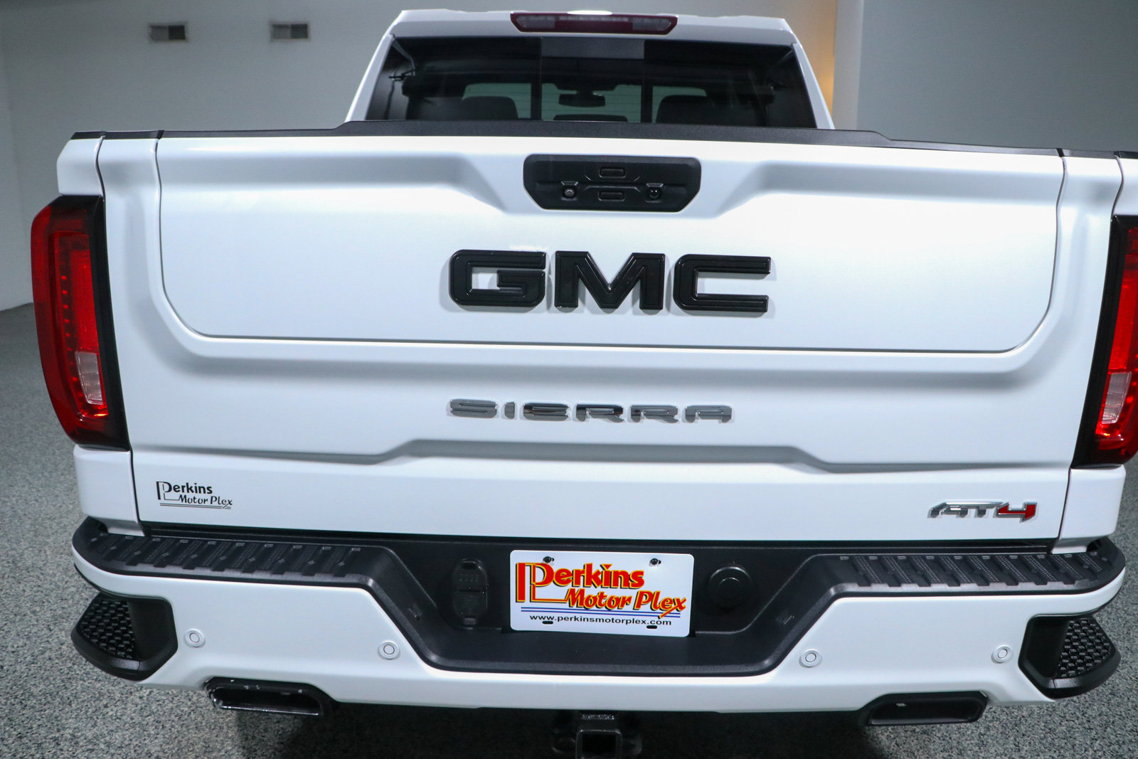 Used 2021 GMC Sierra 1500 AT4 w/ AT4 Premium Package AWD/4WD image 8