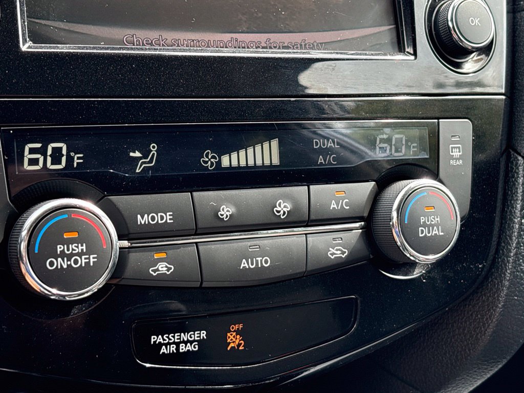 Used 2020 Nissan Rogue SV AWD/4WD image 17