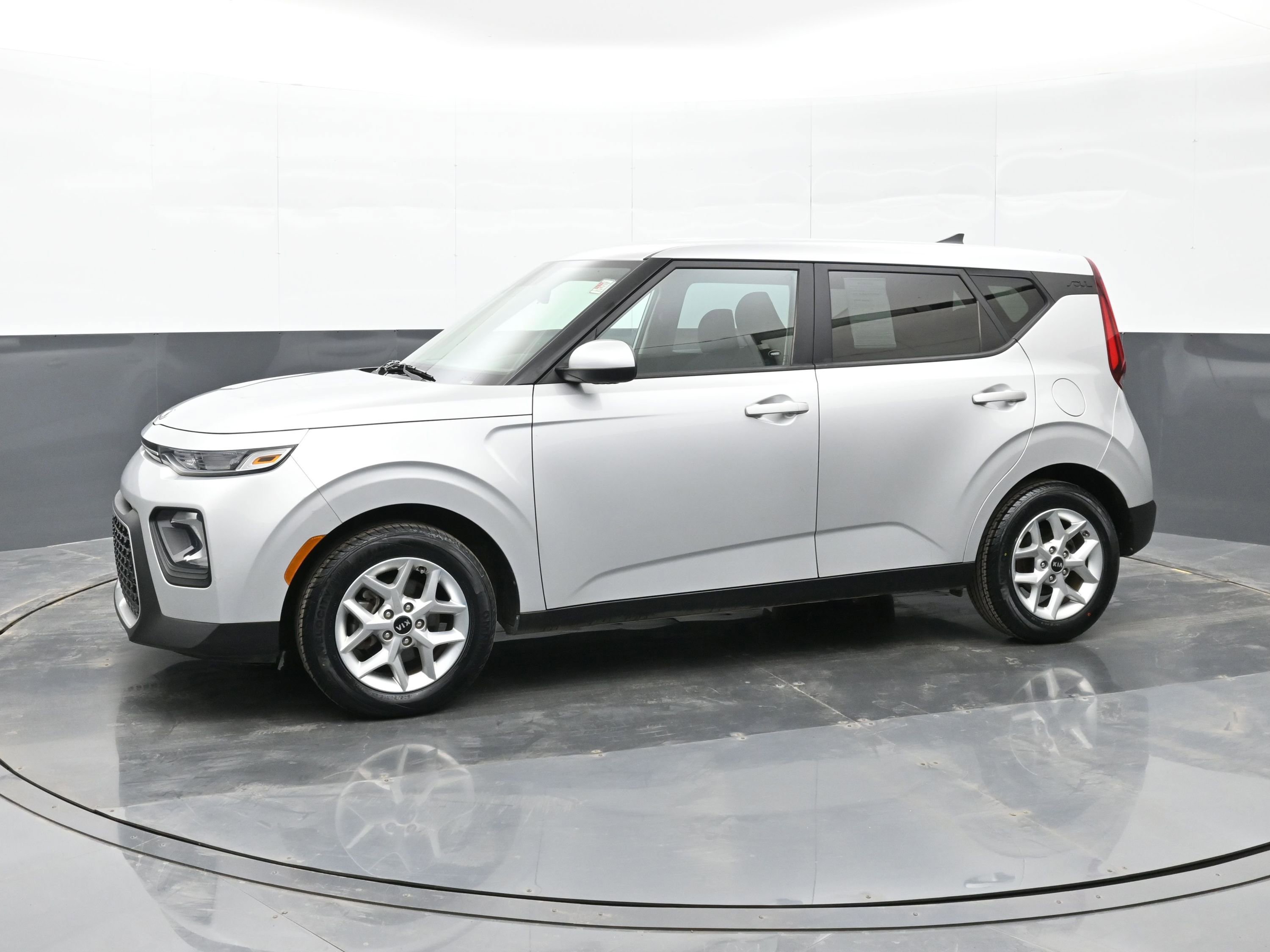 Used 2020 Kia Soul S image 5