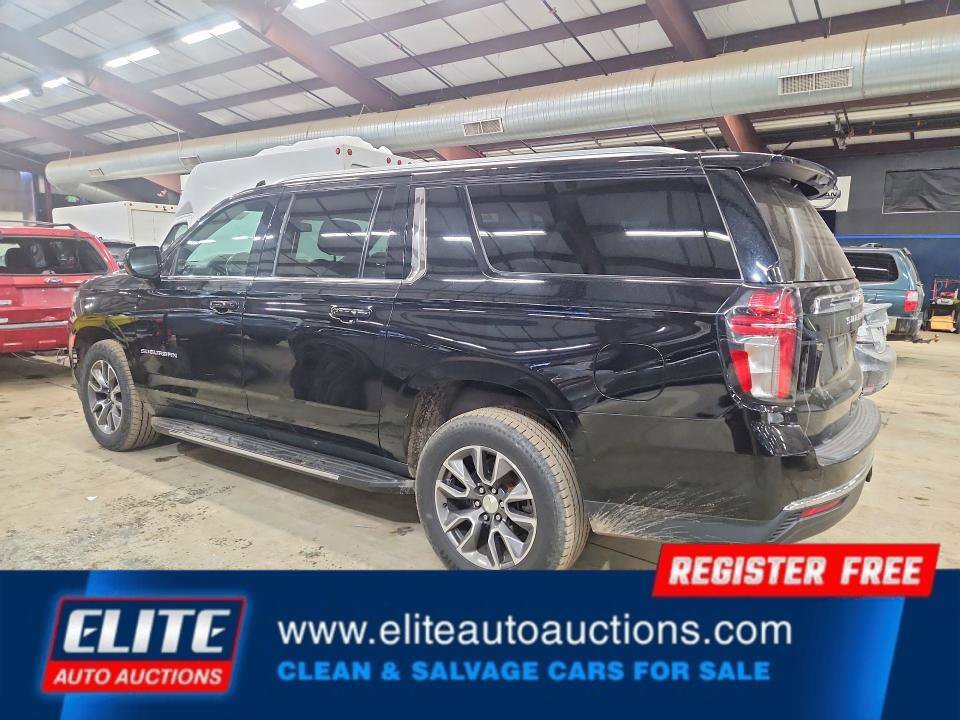 Used 2021 Chevrolet Suburban LT image 3