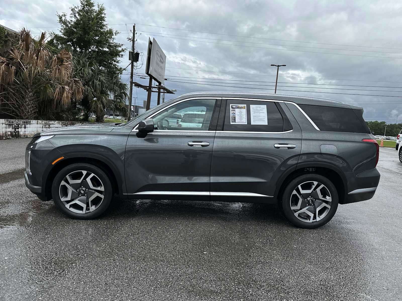 Used 2025 Hyundai Palisade SEL FWD image 6