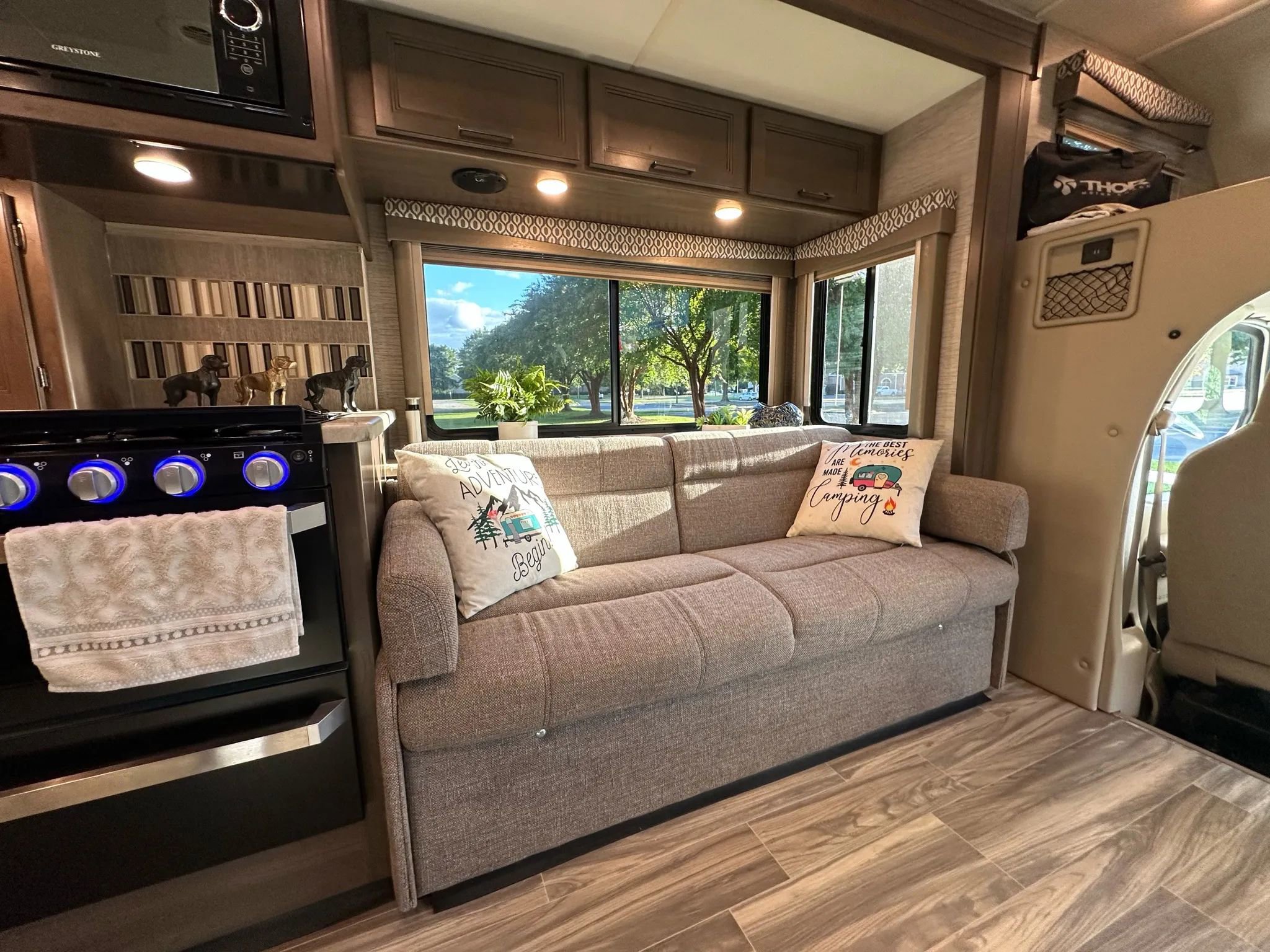 Used 2021 Ford E-450 and Econoline 450 Super Duty w/ Motorhome Prep Package image 41