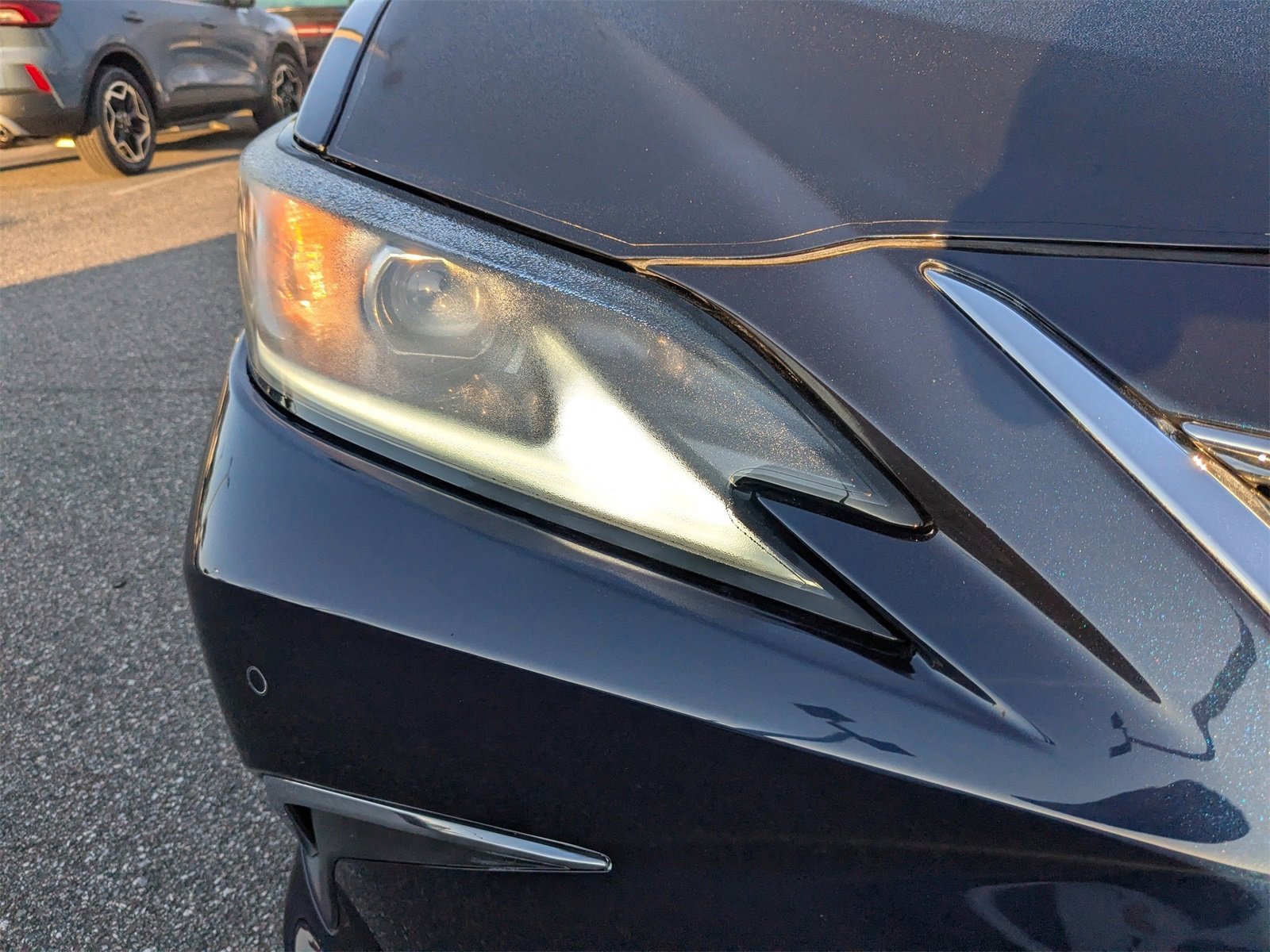 Used 2023 Lexus ES 350 w/ Premium Package image 10