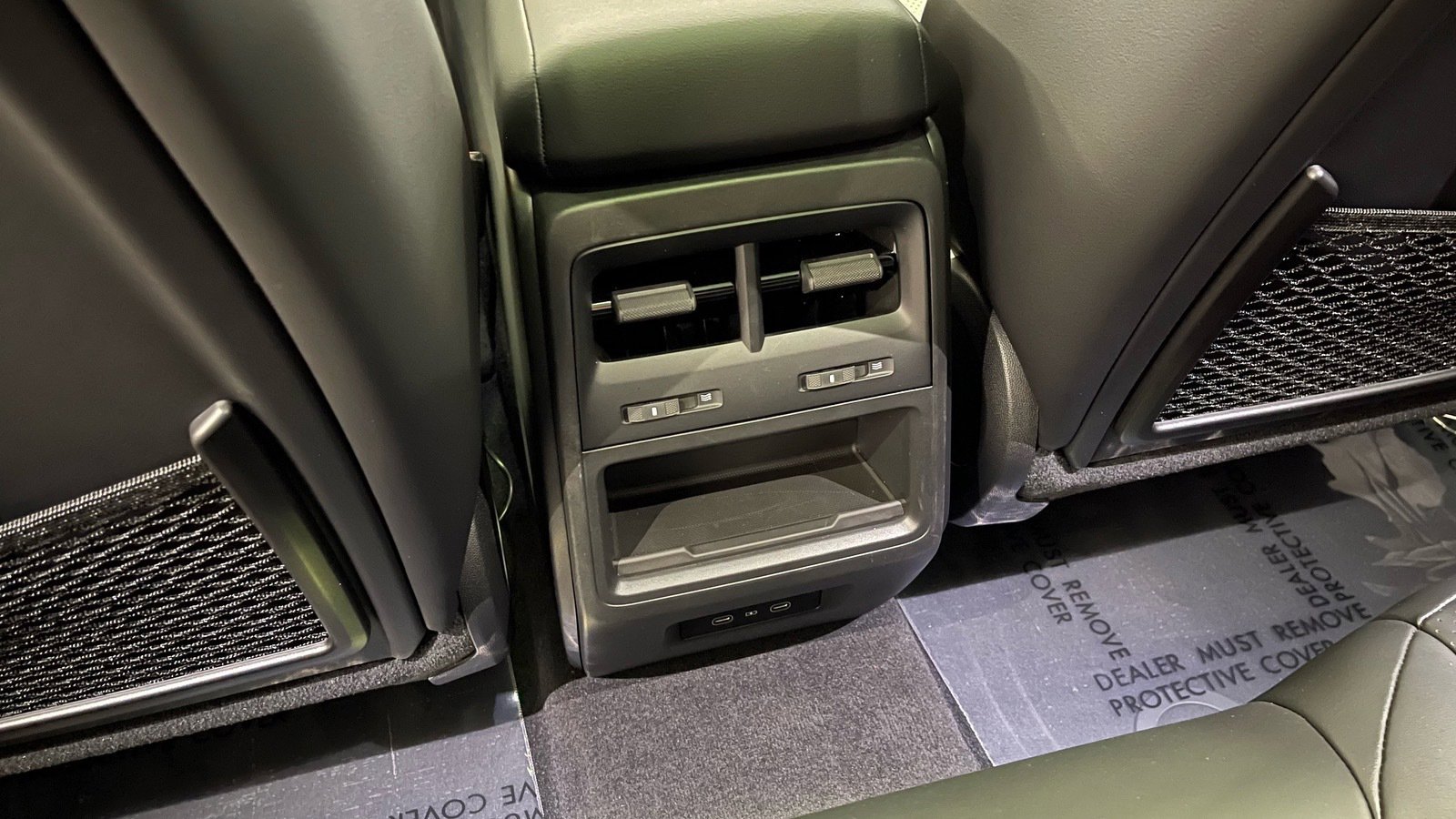 Used 2025 Porsche Macan Electric image 33