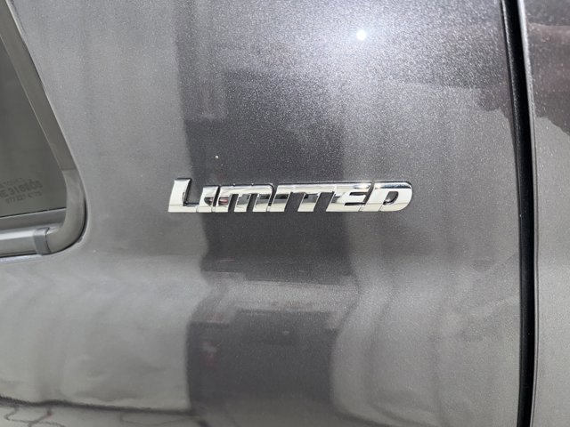 Used 2018 Toyota Tundra Limited w/ Limited Premium Package AWD/4WD image 31
