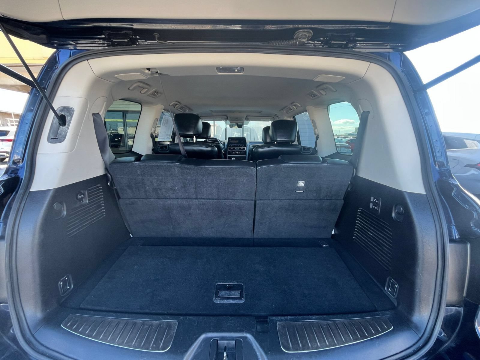 Used 2022 INFINITI QX80 Luxe AWD/4WD image 28