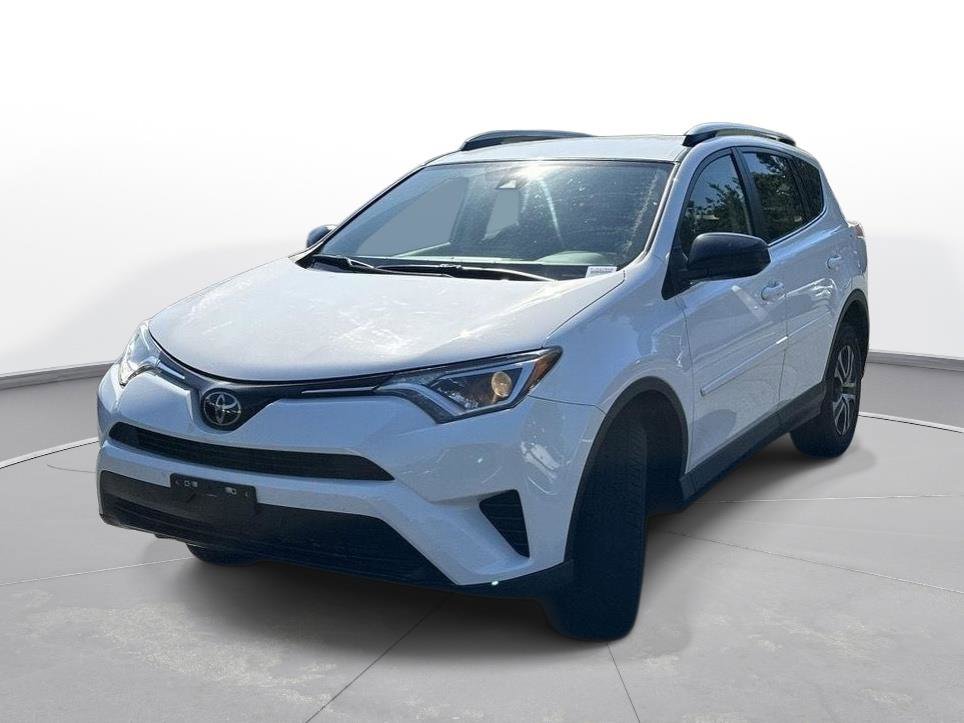 Used 2018 Toyota RAV4 LE w/ All Weather Liner Package AWD/4WD video 2