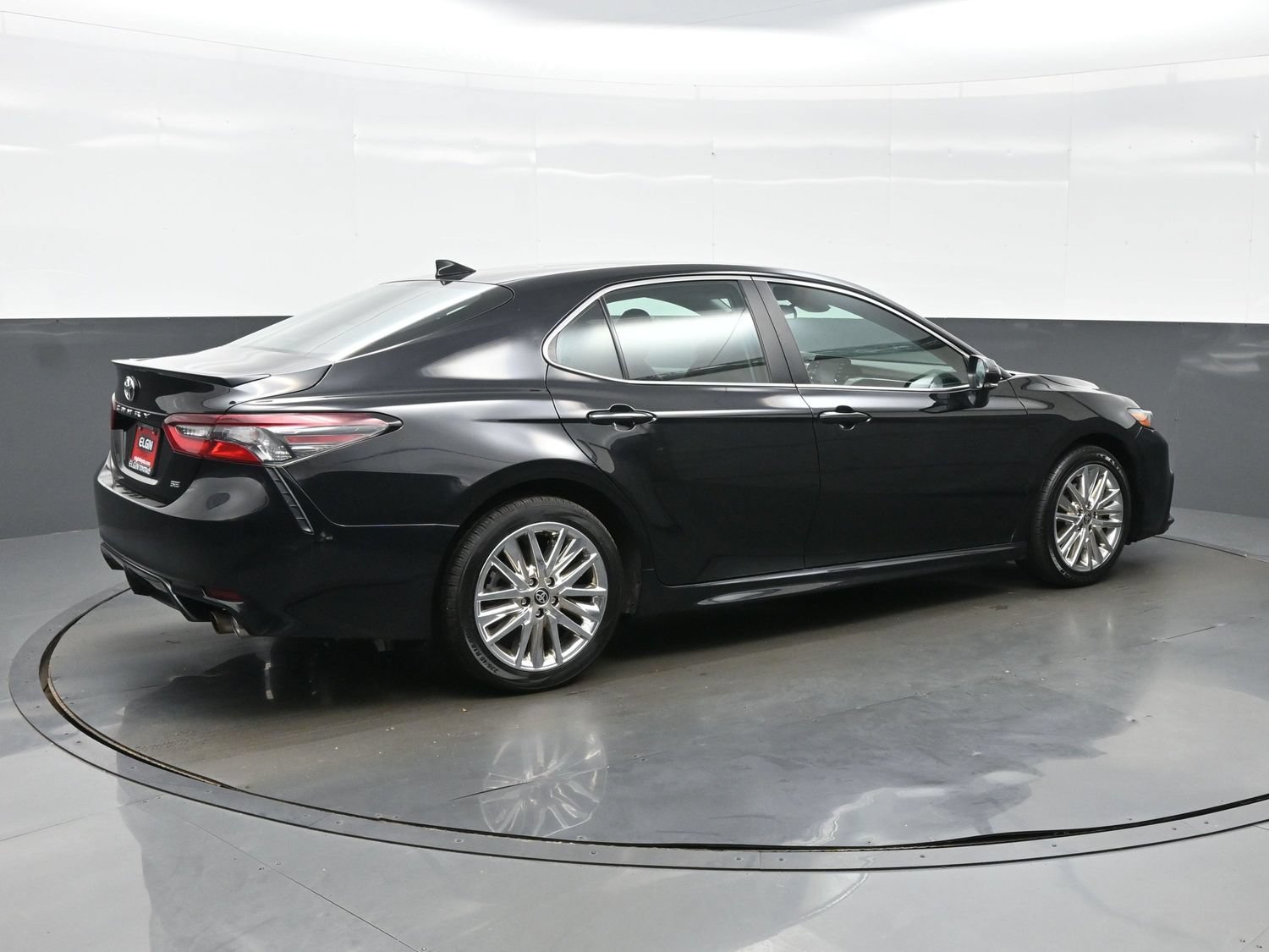 Used 2024 Toyota Camry SE FWD image 6