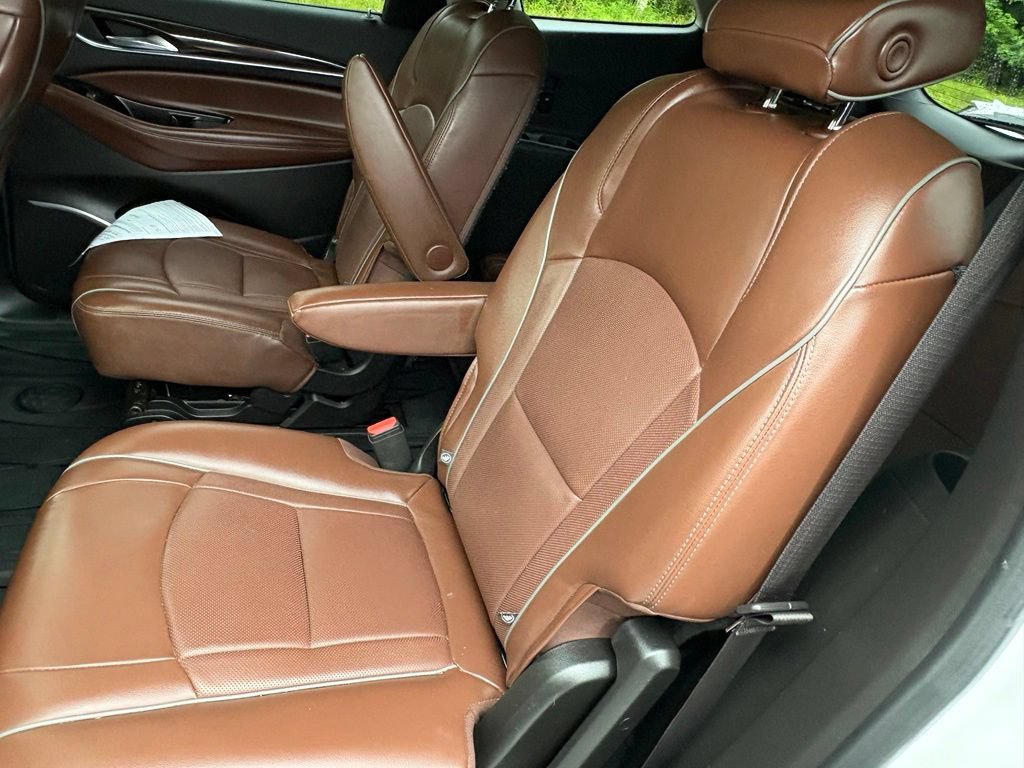 Used 2018 Buick Enclave Premium AWD/4WD image 10