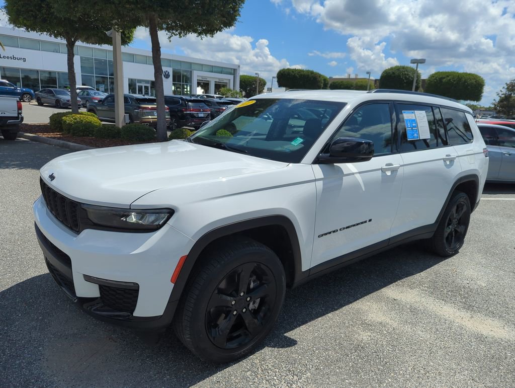 Used 2022 Jeep Grand Cherokee L Limited w/ Black Appearance Package AWD/4WD image 14