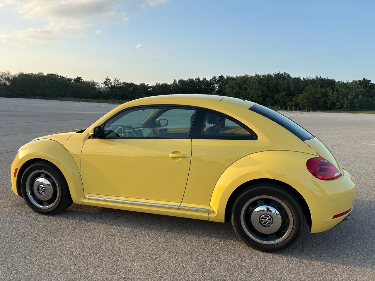 Used 2012 Volkswagen Beetle 2.5 FWD image 40