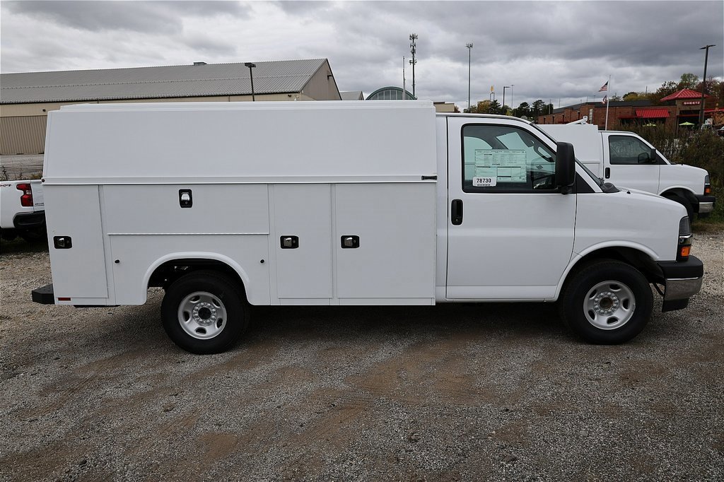 New 2025 Chevrolet Express 3500 w/ Power Convenience Package image 17