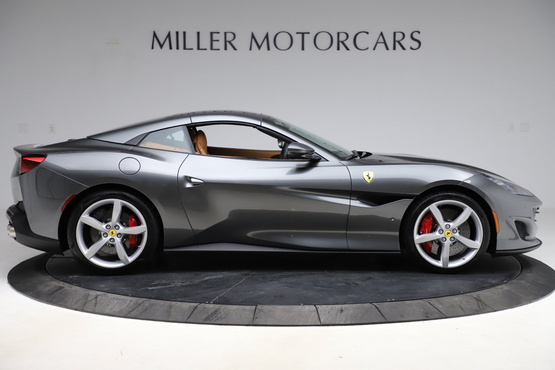 Certified 2020 Ferrari Portofino RWD image 17