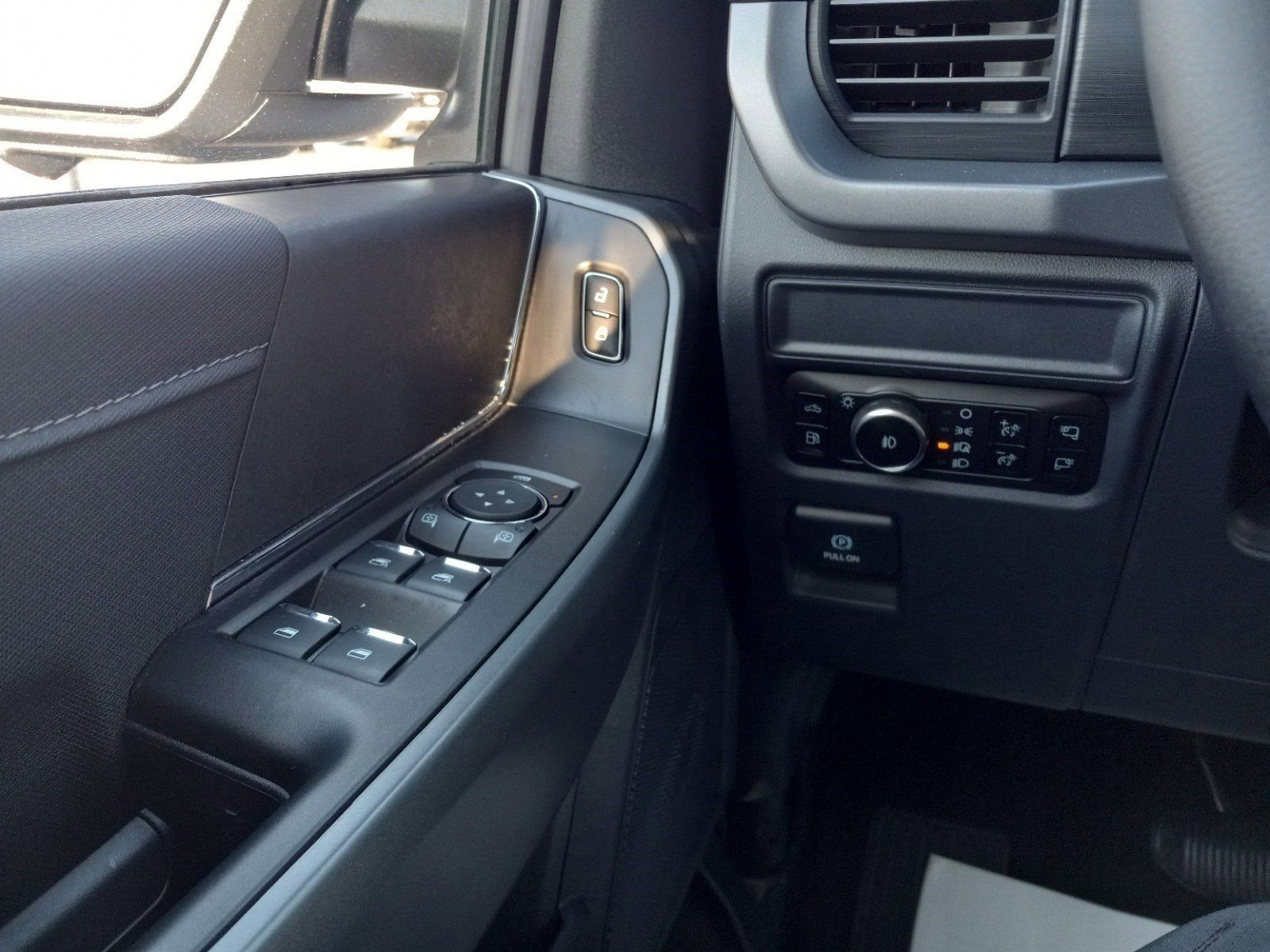 New 2025 Ford F150 XLT w/ Equipment Group 302A MID AWD/4WD image 23