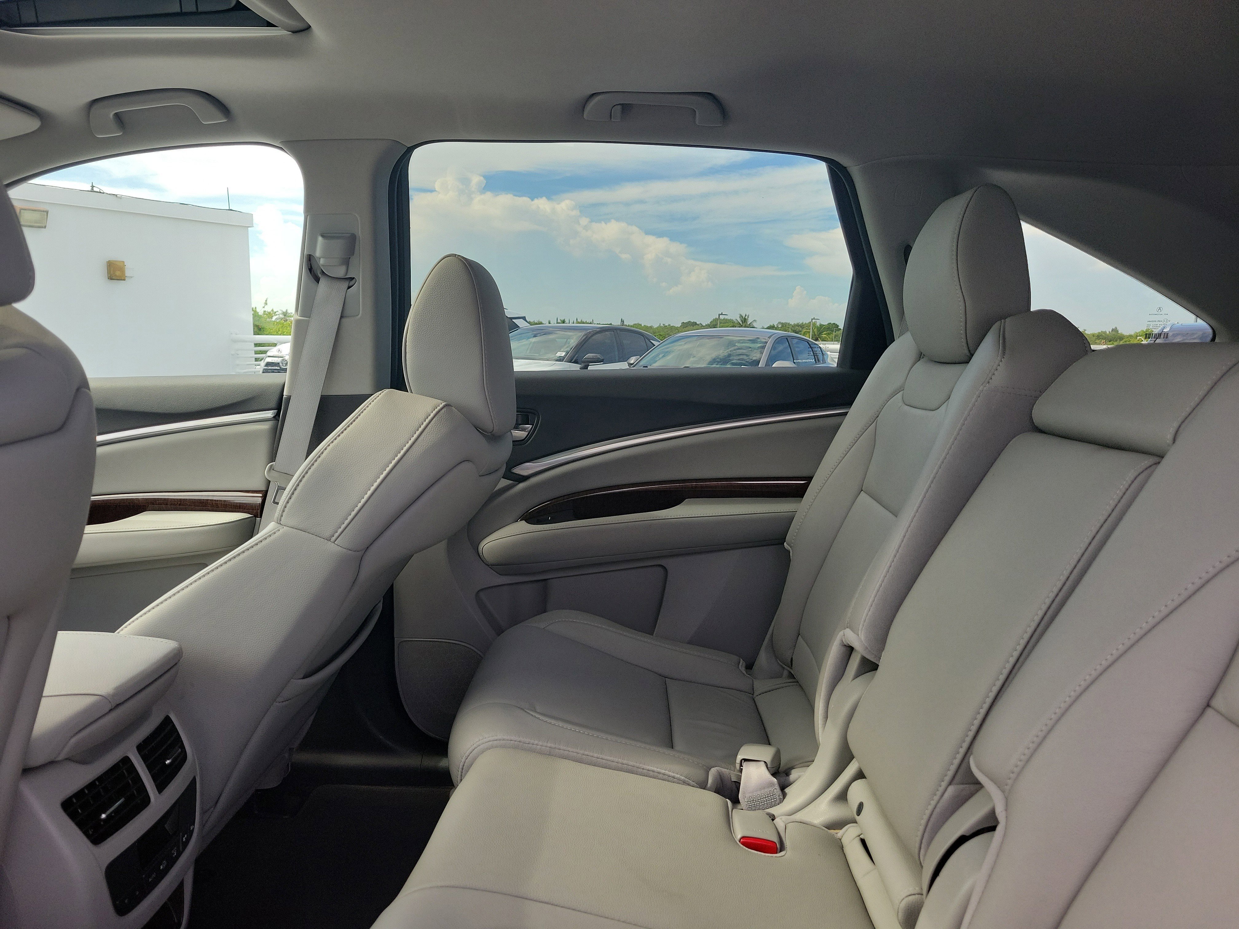 Used 2020 Acura MDX FWD image 13