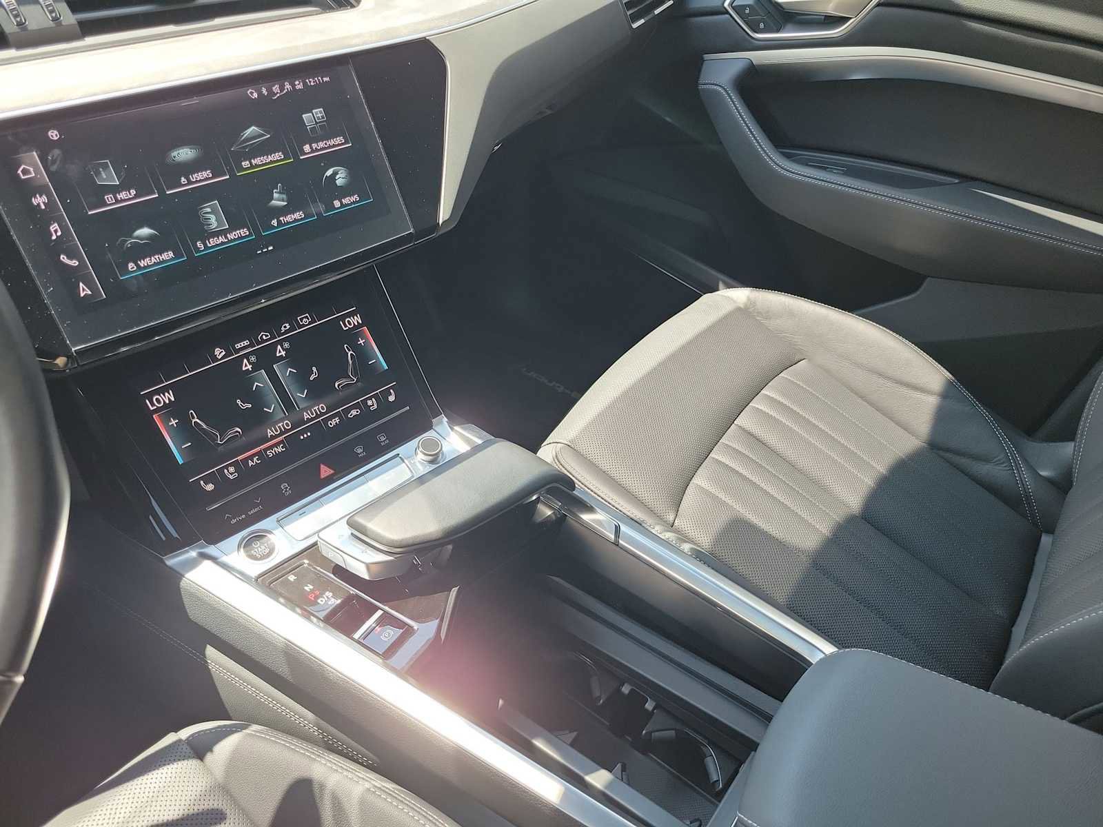 Certified 2024 Audi Q8 e-tron Premium Plus w/ Premium Plus Package AWD/4WD image 24