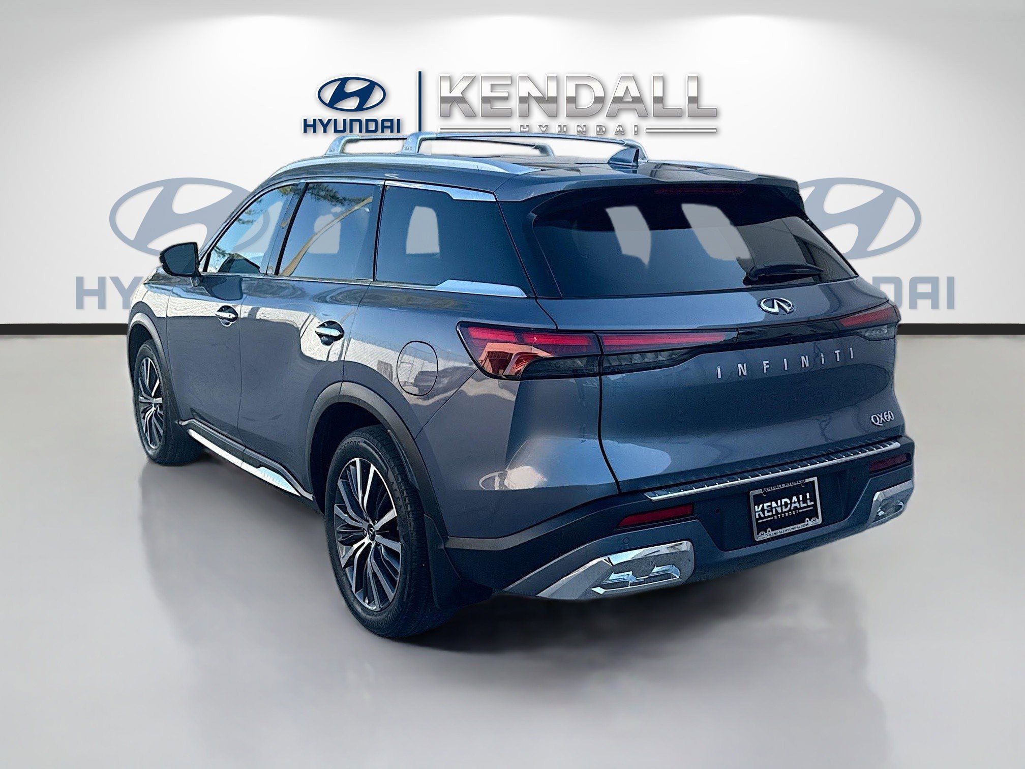 Used 2022 INFINITI QX60 Sensory w/ Cargo Package image 4