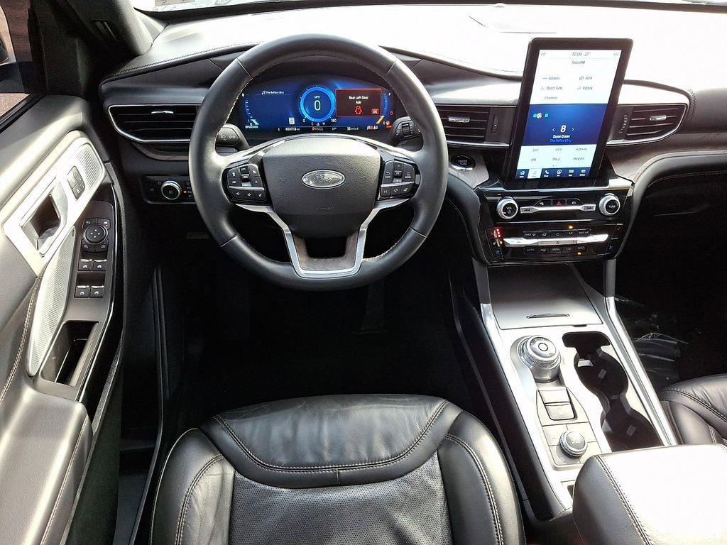 Used 2023 Ford Explorer Platinum w/ Technology Package image 13