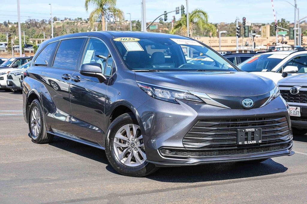 Certified 2025 Toyota Sienna LE