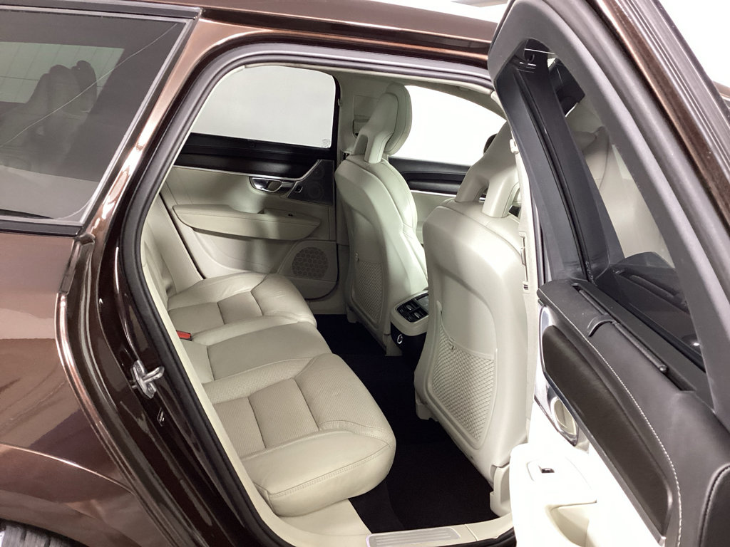 Used 2017 Volvo V90 T6 Cross Country AWD/4WD image 12