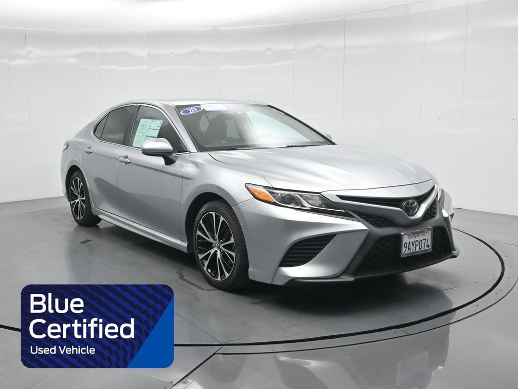 Used 2020 Toyota Camry SE image 1