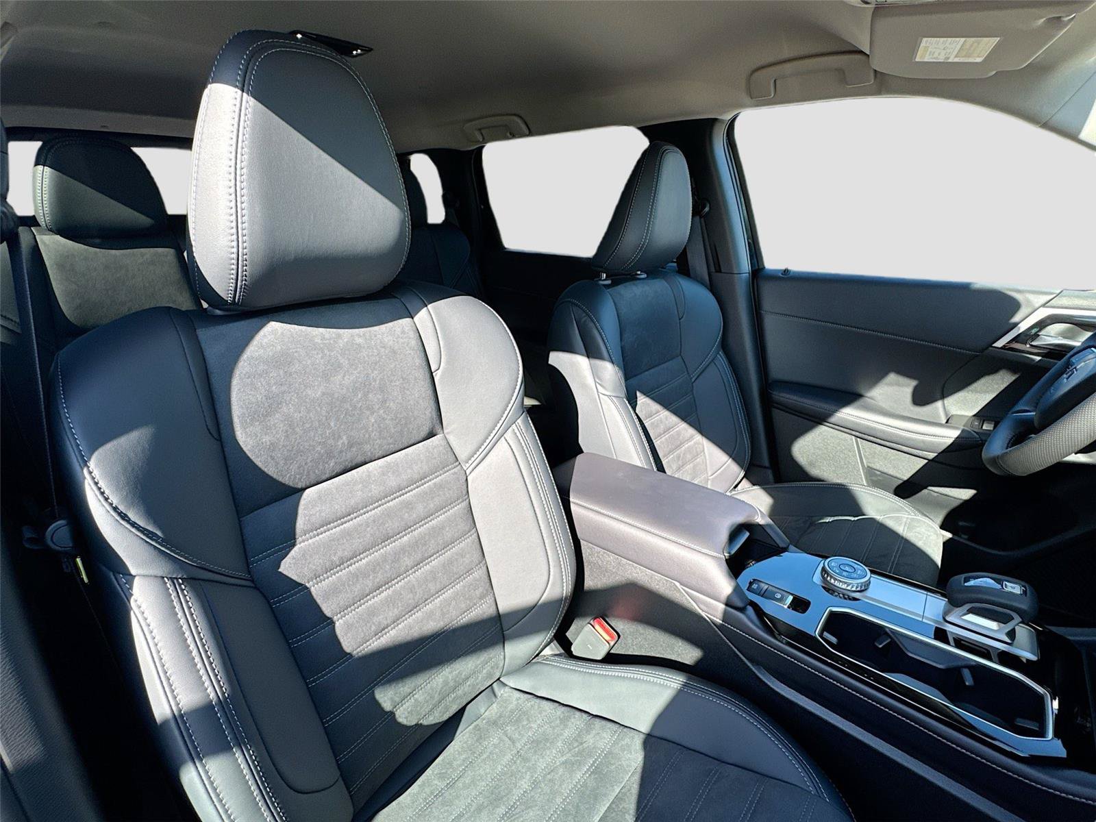 New 2025 Mitsubishi Outlander SE AWD/4WD image 28