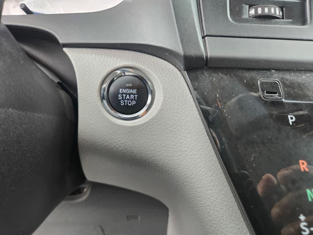 Used 2018 Toyota Sienna XLE w/ XLE Navigation Package FWD image 15