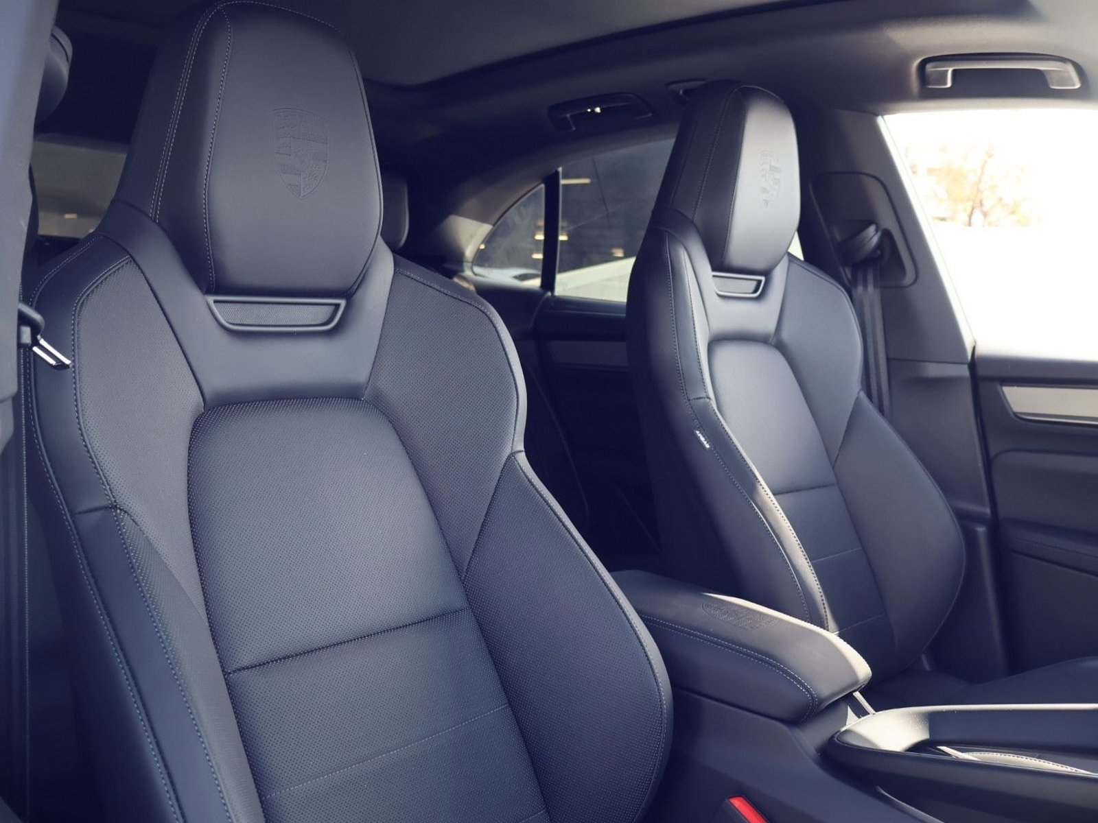 New 2025 Porsche Macan 4S Electric image 24