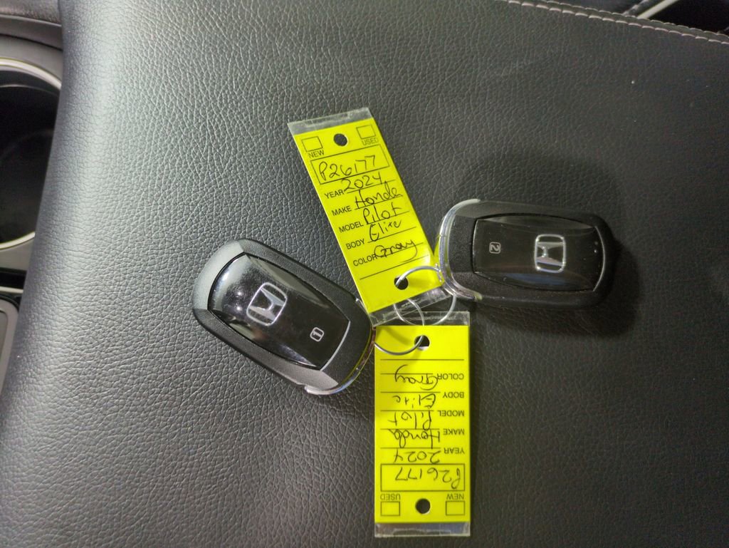 Certified 2024 Honda Pilot Elite image 32