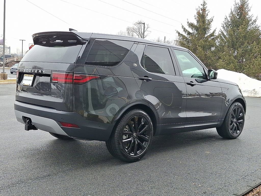 New 2026 Land Rover Discovery S image 3