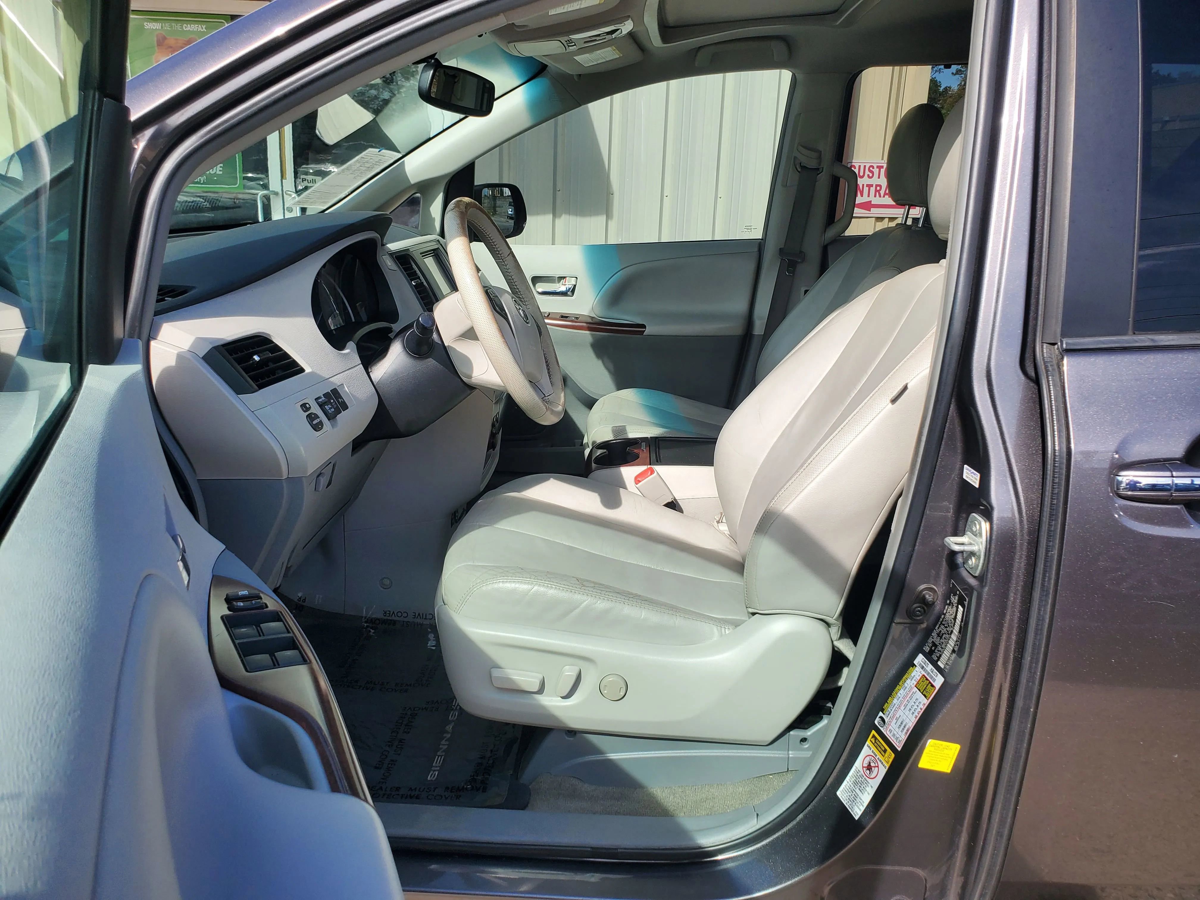 Used 2012 Toyota Sienna XLE w/ XLE Navigation Pkg FWD image 16