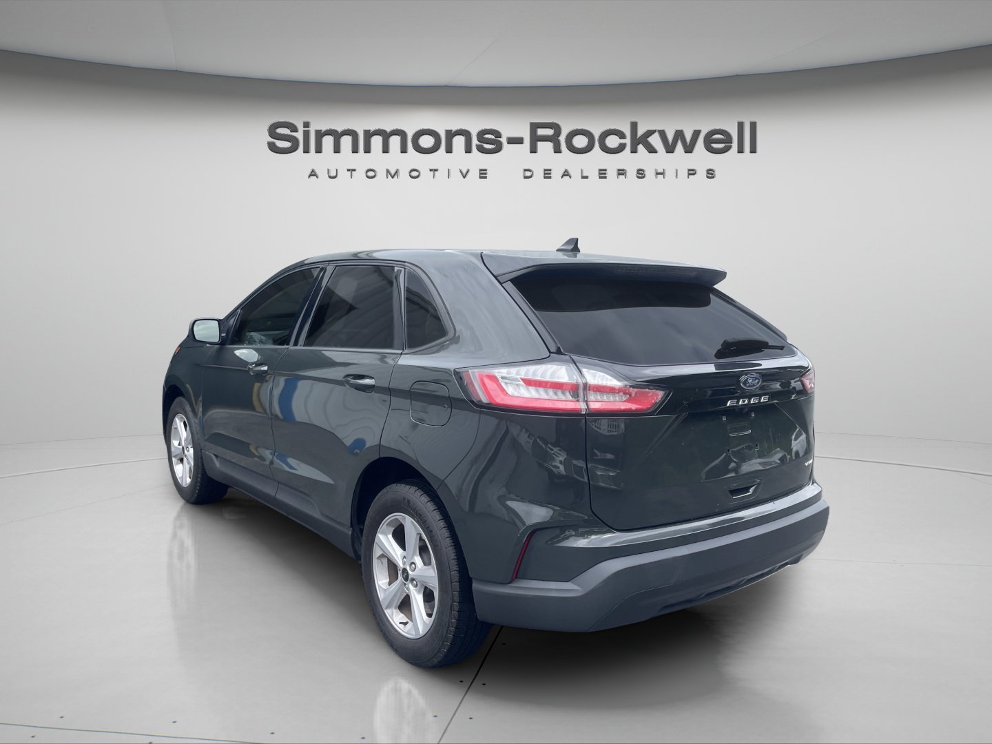Used 2024 Ford Edge SE w/ Cargo Accessory Package AWD/4WD image 3