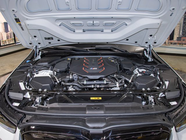 New 2026 BMW M5 w/ Executive Package AWD/4WD image 5