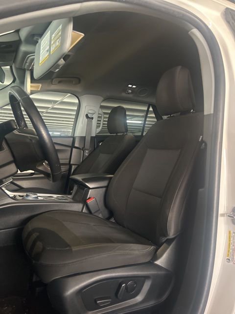 Used 2022 Ford Explorer XLT image 7