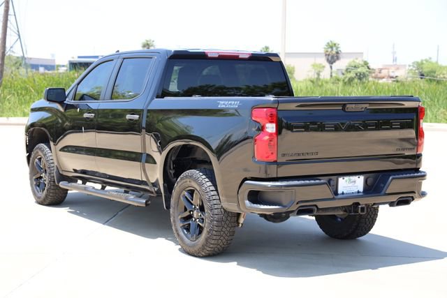 Used 2024 Chevrolet Silverado 1500 Custom Trail Boss w/ Dark Appearance Package AWD/4WD image 7