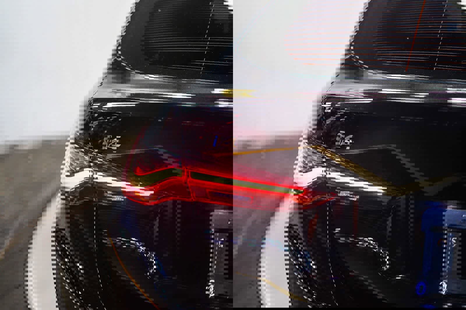 Used 2025 BMW i4 xDrive40i w/ Driving Assistance Package image 9