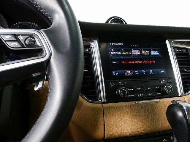 Used 2017 Porsche Macan S image 13