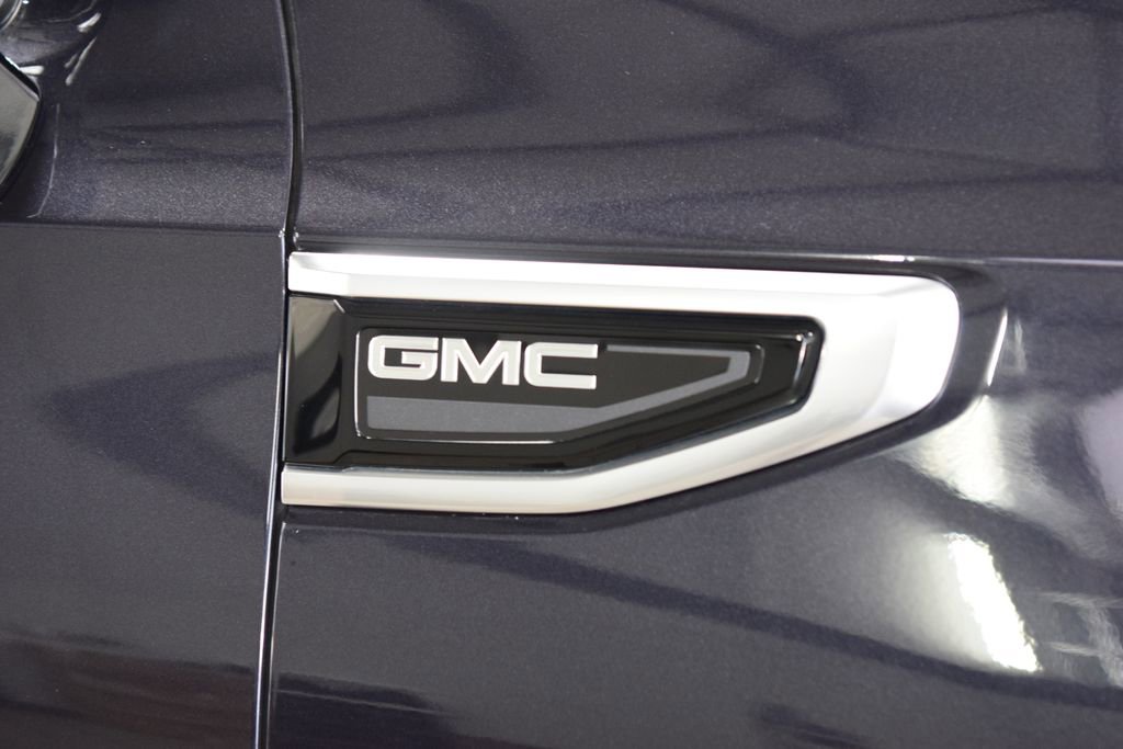 Used 2024 GMC Yukon XL Denali w/ Advanced Technology Package image 16