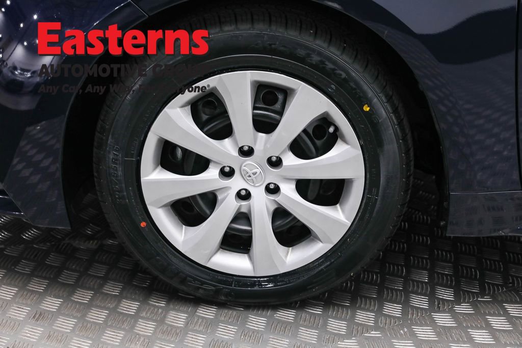 Used 2025 Toyota Corolla LE image 31