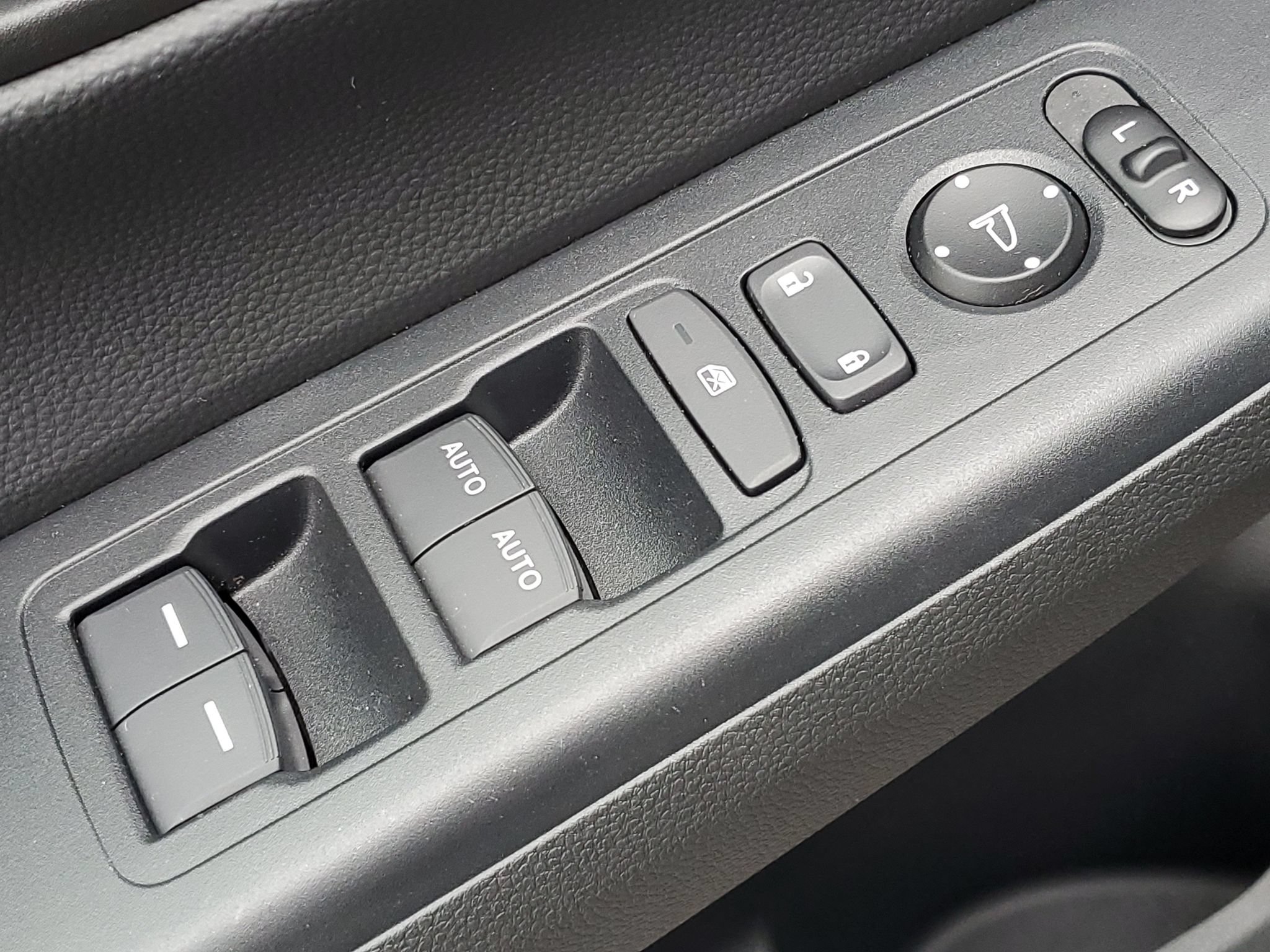 Used 2024 Honda CR-V EX image 23