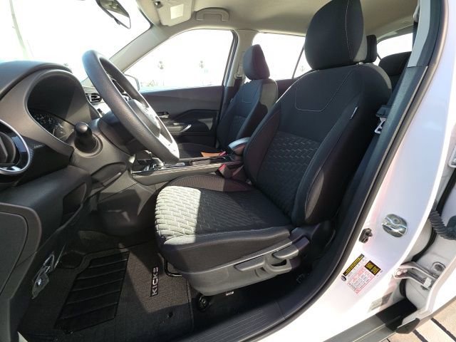 Used 2023 Nissan Kicks SV image 13
